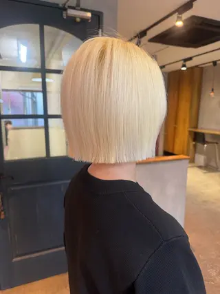 ショート カラー タカサキ ケイタのヘアスタイル