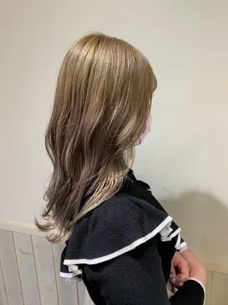 セミロング カラー 💖クボ モモ💖のヘアスタイル