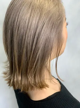 ミディアム カラー LUXBE LUCEのヘアスタイル