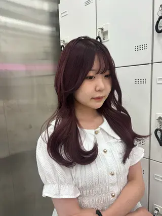 ロング カラー 抜け感レイヤー︴ ニュアンスカラーのヘアスタイル