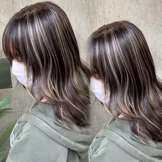 セミロング 海外風ハイライト／ Rizuのヘアスタイル
