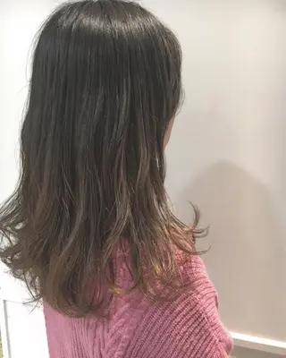 カラー 江原 彩華のヘアスタイル