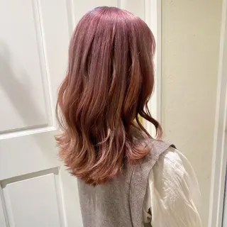 セミロング カラー 🌈ブリーチ特化🌈 MINATOのヘアスタイル
