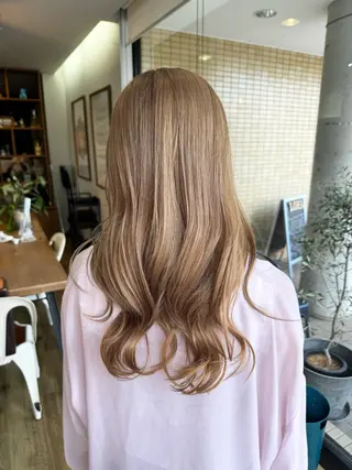 ロング カラー ツキダテ ユイのヘアスタイル
