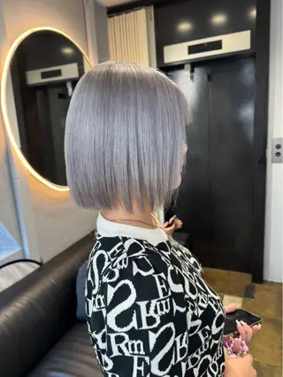カラー 寒色ハイトーン GiseL AIRIのヘアスタイル
