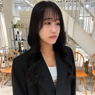 ロング カラー 周東 芽依のヘアスタイル