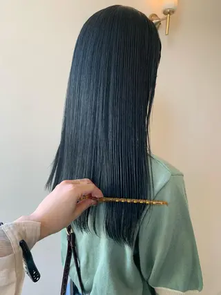 ロング カラー 本間 結衣のヘアスタイル