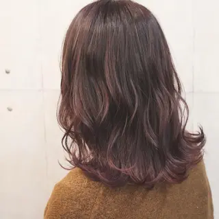 ミディアム 山野 稚奈のヘアスタイル