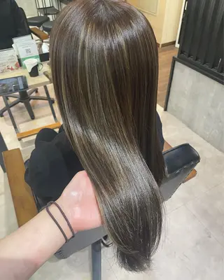 ロング カラー 《Velle》 yunonのヘアスタイル