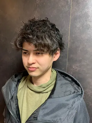 ショート パーマ 山内 敢史のヘアスタイル