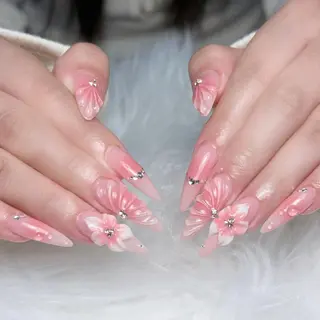 ネイル Genie Mika Nailsのネイルデザイン