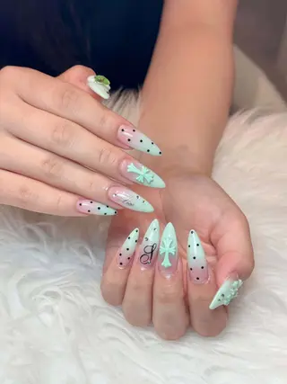 ネイル Eli Muse 新宿ネイルのネイルデザイン