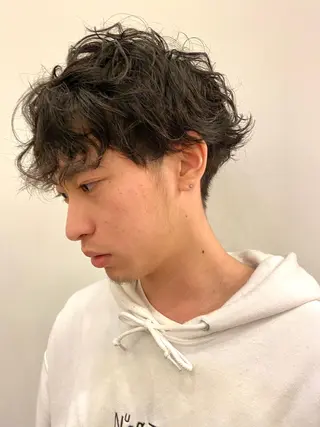 パーマ メンズ ショート/ウルフ ハイトーン/カイセイのヘアスタイル