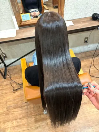ロング あべ ゆうか🪽艶髪のヘアスタイル