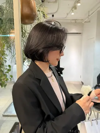 ショート カラー ミルクティー× グレージュMOMOのヘアスタイル