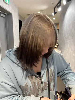 ミディアム カラー 🌐NATSUMI 🌐【寒色カラー】のヘアスタイル