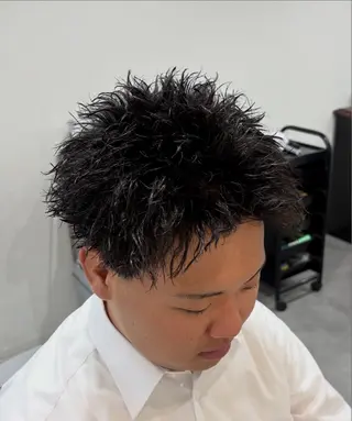 ショート パーマ メンズ 深澤 知樹のヘアスタイル