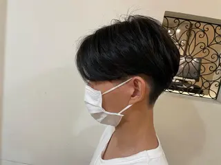 ショート パーマ メンズ 西宮ハイトーンカラー ひらり💜のヘアスタイル