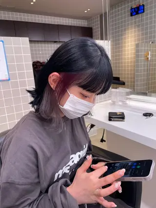 ミディアム カラー 抜け感レイヤー︴ ニュアンスカラーのヘアスタイル