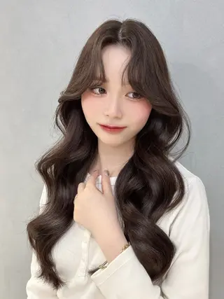 ロング まなり See.のヘアスタイル
