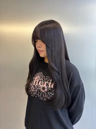 ロング 鶴町 桃香のヘアスタイル
