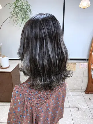 ミディアム 穐田 司樹のヘアスタイル