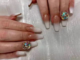 セミロング パンダ ネイルのネイルデザイン