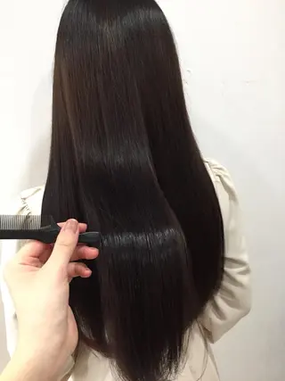 ロング 脱白髪染め美容師 竹内涼乃のヘアスタイル