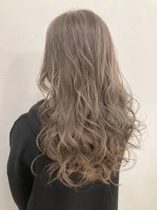 カラー Misirlou Hairのヘアスタイル