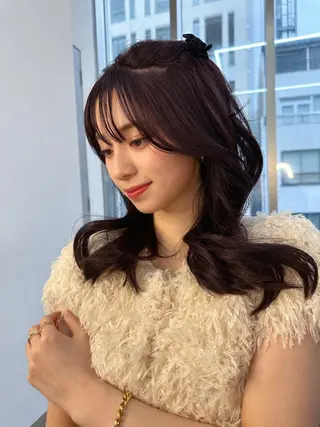 ロング カラー ヘアアレンジ 透明感カラー🩵 レイヤーカットYUIのヘアスタイル