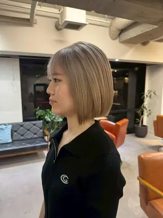 ショート カラー ili 梅田のヘアスタイル