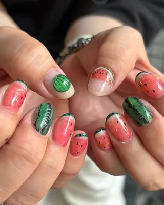 ネイル 🪐富島彩夏 /海外nail🪐のネイルデザイン