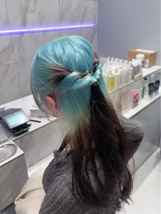 ロング カラー NANA🦖 ハイトーンデザインのヘアスタイル