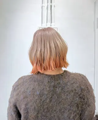 ミディアム Muミュー/ブリーチ ハイトーン　Wカラーのヘアスタイル