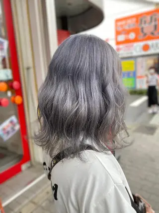 ミディアム ゆぴ☾‪/推しカラー /ハイトーンのヘアスタイル
