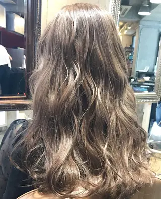 ロング カラー パーマ ヘアアレンジ メンズ キッズ ネイル マツエク・マツパ サロンドミルク 原宿のヘアスタイル