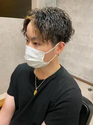 ショート カラー パーマ メンズ 勝毛 広貴のヘアスタイル