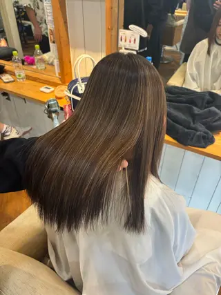 ロング パーマ 透明感カラー/うる艶 ストレート/羽菜のヘアスタイル