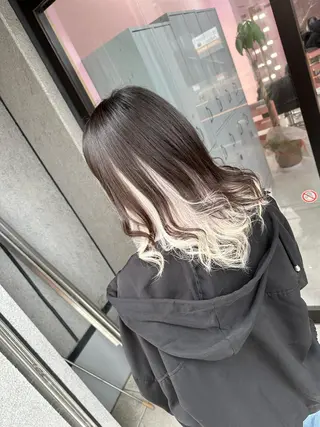 セミロング カラー ブリーチ特化🌈 MANATOのヘアスタイル