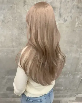 ロング カラー ヘアアレンジ ハイトーン特化🤍 浦住のヘアスタイル