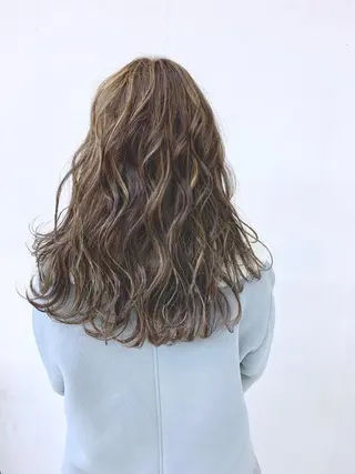 セミロング 穐田 司樹のヘアスタイル