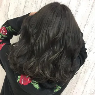ミディアム カラー Kaede .のヘアスタイル