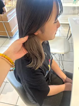 ミディアム カラー 💫レイヤーカット 💫ブリーチ💫サキのヘアスタイル