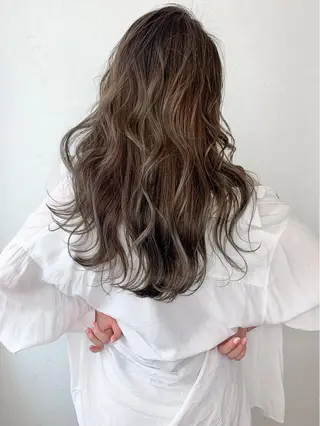 セミロング カラー Luxbe hakataのヘアスタイル