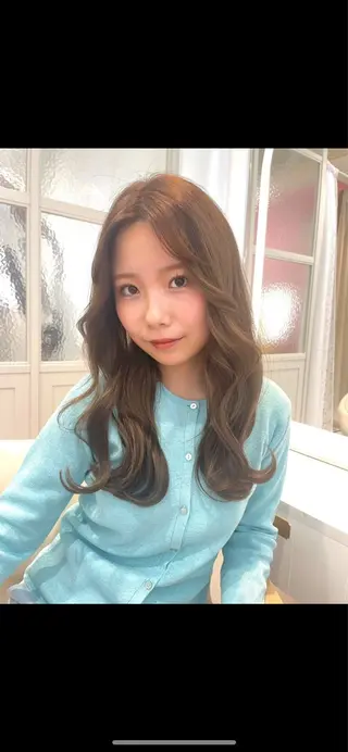 ロング fuwari 美白ショコラカラーのヘアスタイル