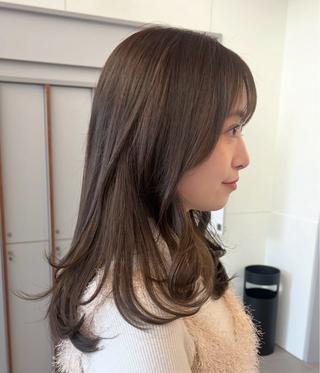 セミロング カラー オリーブ🎶アッシュ グレージュちひろ🧸のヘアスタイル
