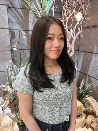 セミロング カラー ∴Sanae. ∴ トータルビューティーのマツエク・マツパデザイン