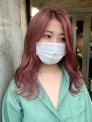 ロング カラー ミルクティーベージュ ブリーチ 店長 清水のヘアスタイル