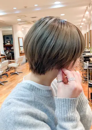 ショート カラー Helena/ みこと💫のヘアスタイル
