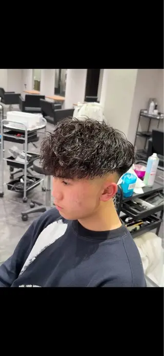 ミディアム パーマ メンズ メンズパーマ特化 美容師kouyaのヘアスタイル